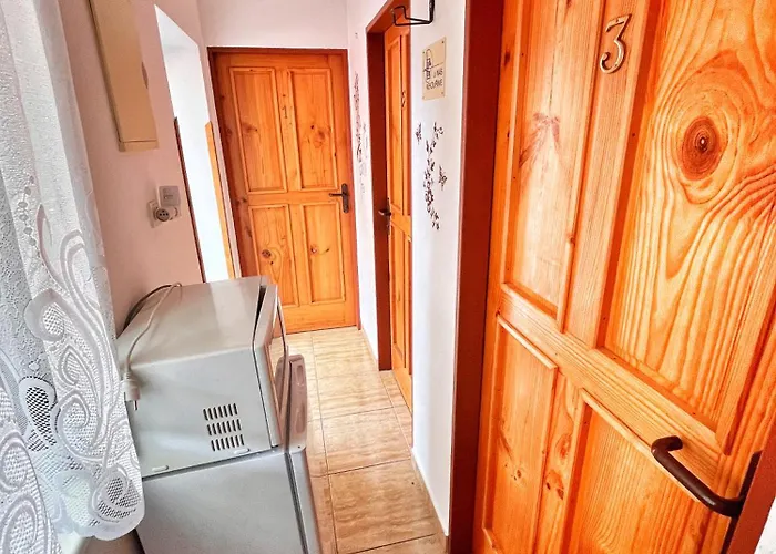 Estetika Πανσιόν